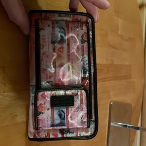 Relic hologram crossbody wallet purse in EUC